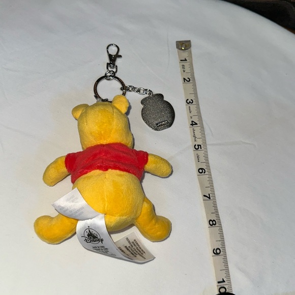 AUTHENTIC DISNEY Merchandise WINNIE The POOH Plush Bag Charm/Keyring NWOT - Picture 6 of 14